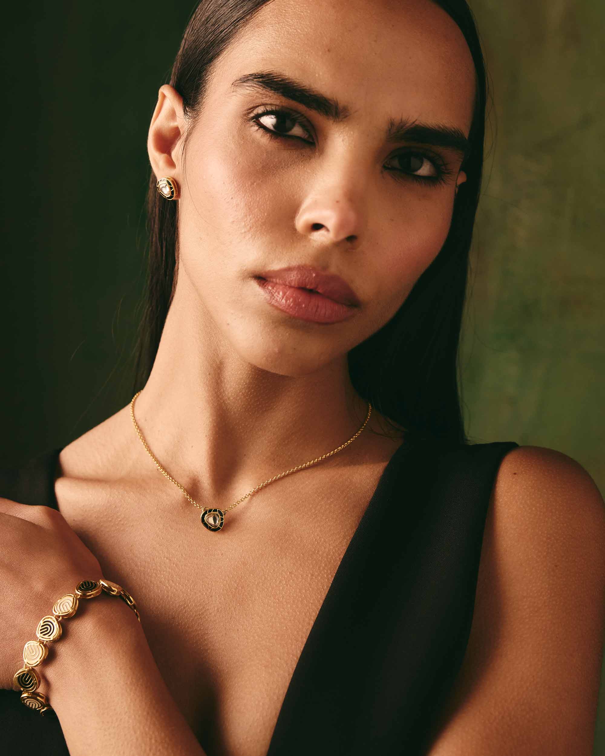 Moonlit Kundan Pendant Necklace - Black