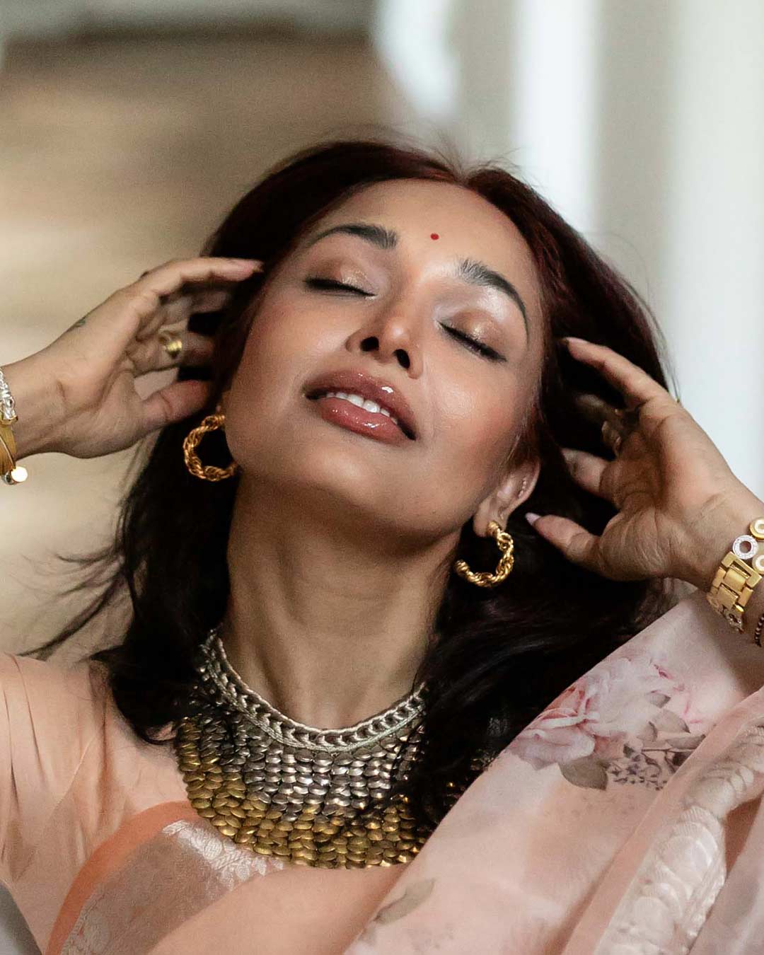 Nefertiti Medium - Gold and Silver Bubbles