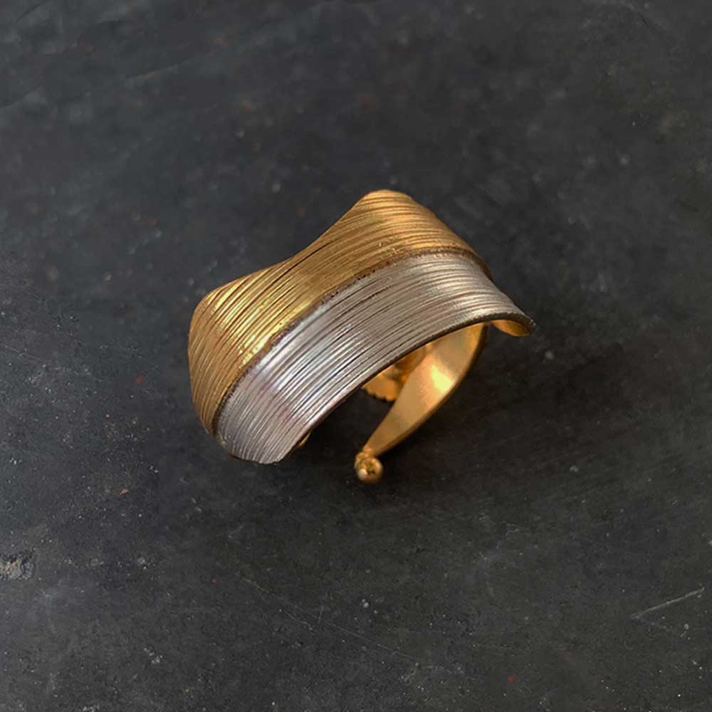 Kuma Waves Ring - Silver & Gold